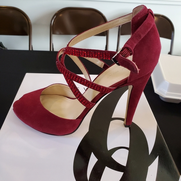 Shoes - Picture 3 of 5